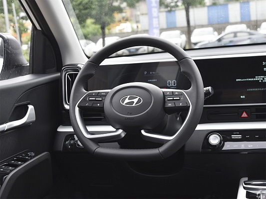 Hyundai Mufasa DLX 2.0 AT White