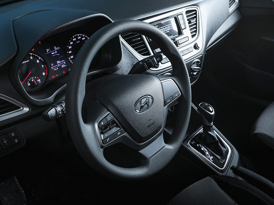 Hyundai Solaris Red