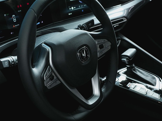 Changan Eado Plus DLX 1.5 AMT White